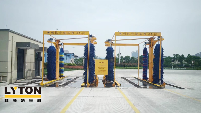 巴士、公交車(chē)用電腦洗車(chē)機(jī)，采用電腦控制，自動(dòng)化程度高