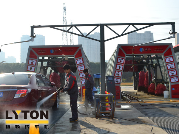 林頓fx11電腦洗車機(jī)2套(名駿百盛汽車服務(wù)連鎖選購(gòu)配置)