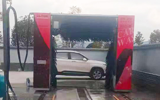 彩云之南，滇中腹地！云南玉溪中石化配置林頓龍門全自動洗車機
