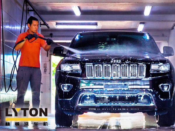 人工智能產(chǎn)業(yè)化發(fā)展時代已全面來臨！電腦洗車機設備接替人工洗車，您準備好了嗎？