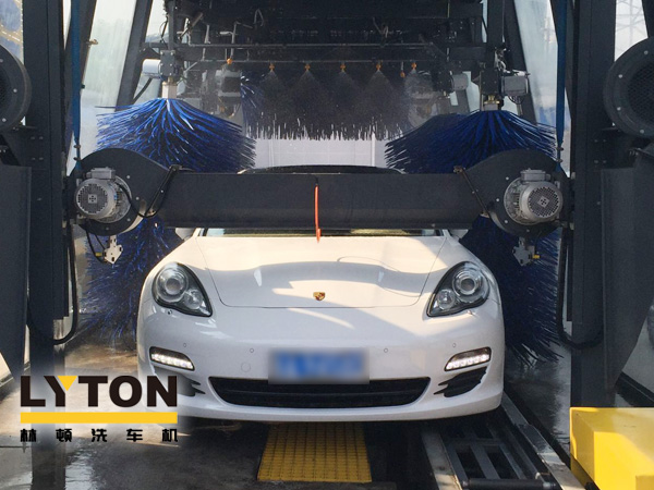 高效快捷，安全可靠！林頓FX11電腦洗車機高端車型清洗！